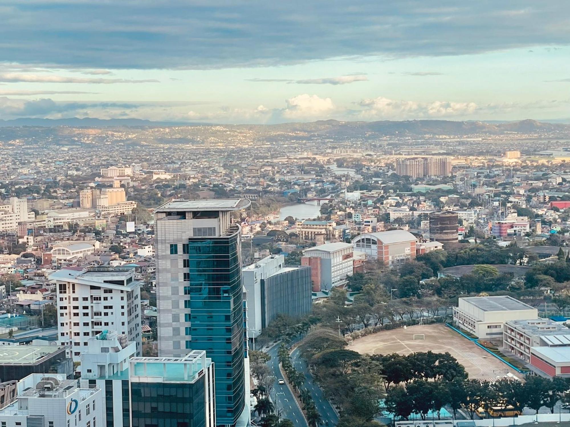 تاغويغ Uptown Parksuites Bgc المظهر الخارجي الصورة