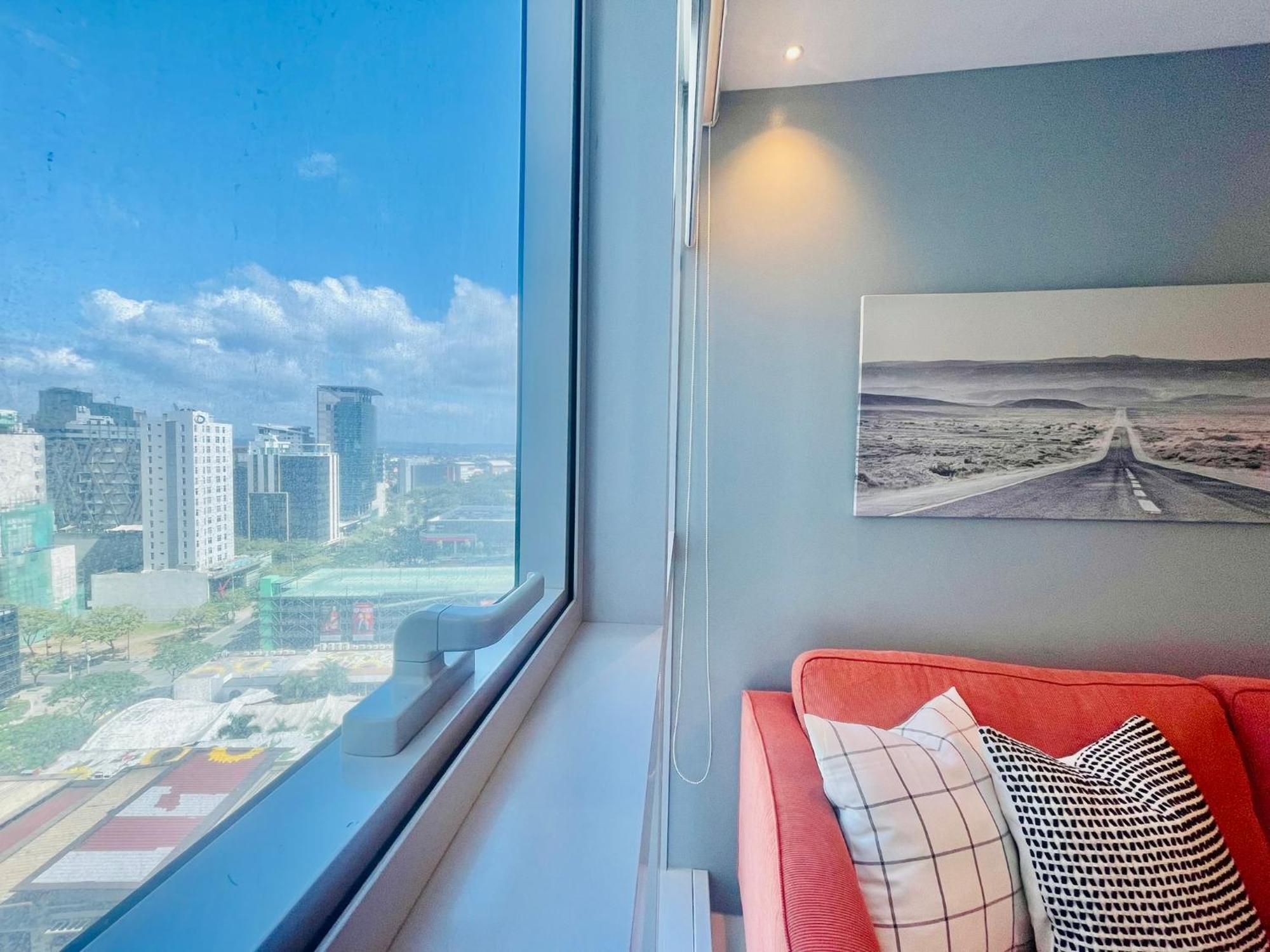 تاغويغ Uptown Parksuites Bgc المظهر الخارجي الصورة