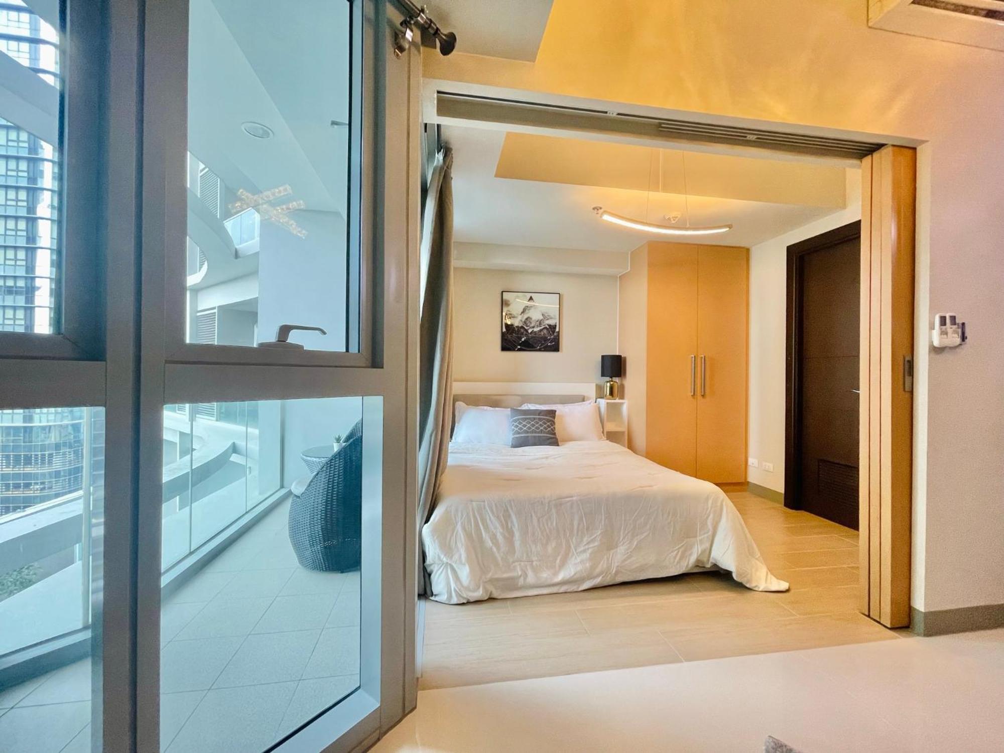 تاغويغ Uptown Parksuites Bgc المظهر الخارجي الصورة